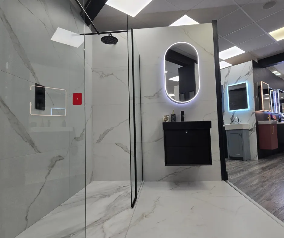 Contemporary Marble & Matte Black Finishes